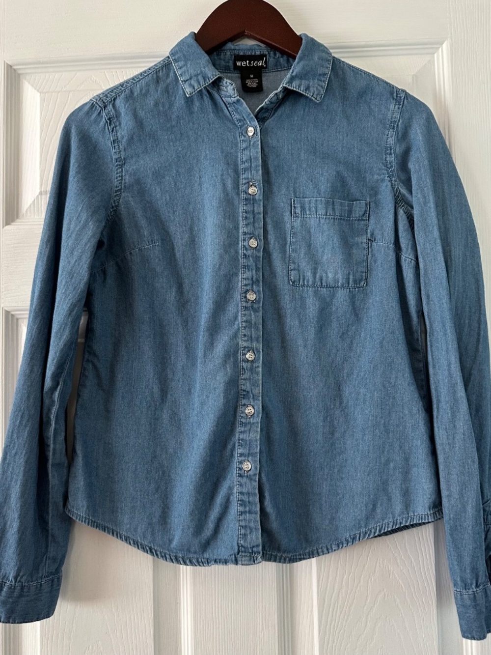 Wet Seal Denim Long Sleeve Women's Blue Chambray Cotton Shirt Pocket Size M EUC - Picture 1 of 10